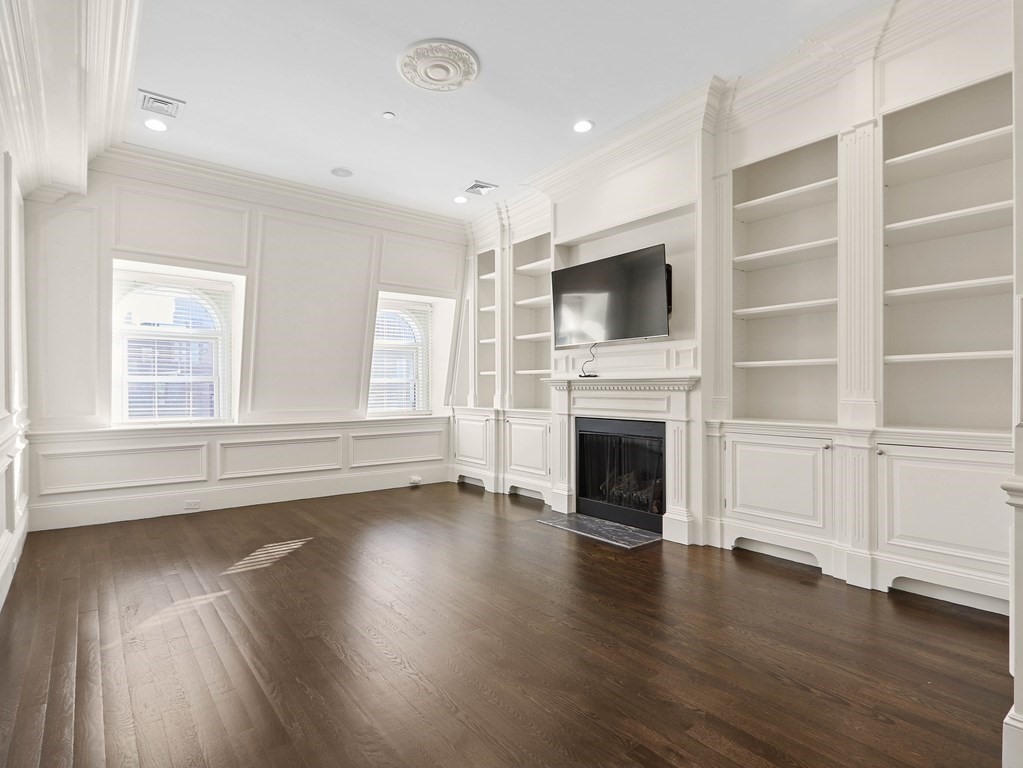 5 Marlborough St Unit: TH