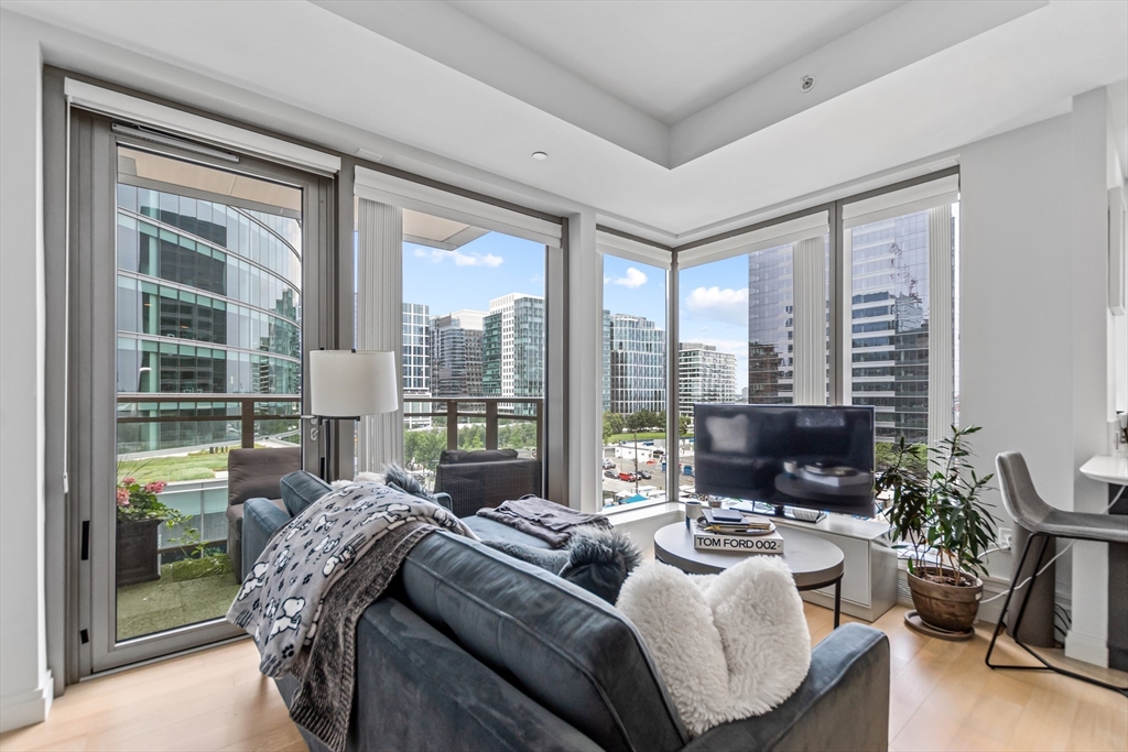 133 Seaport Blvd # 702