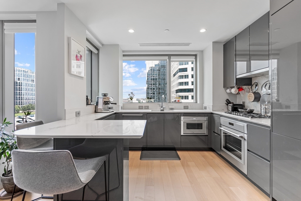 133 Seaport Blvd # 702