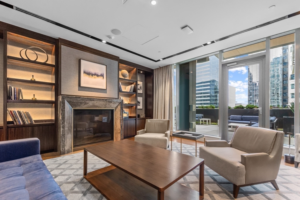 133 Seaport Blvd # 702