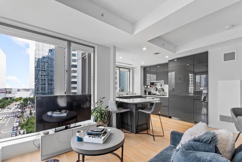 133 Seaport Blvd # 702