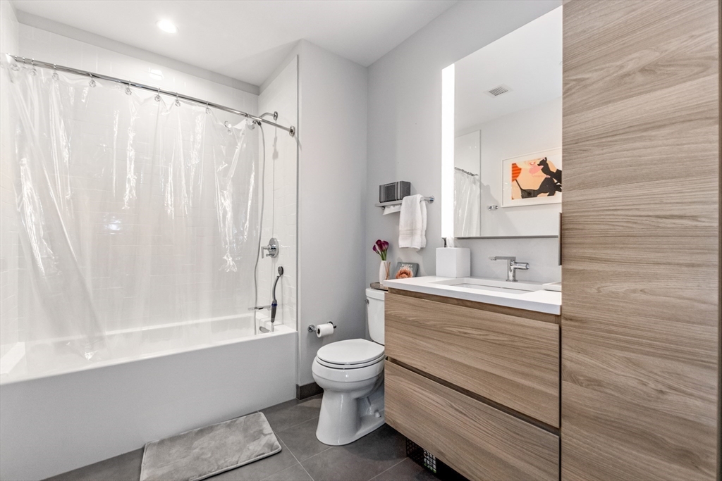 133 Seaport Blvd # 702