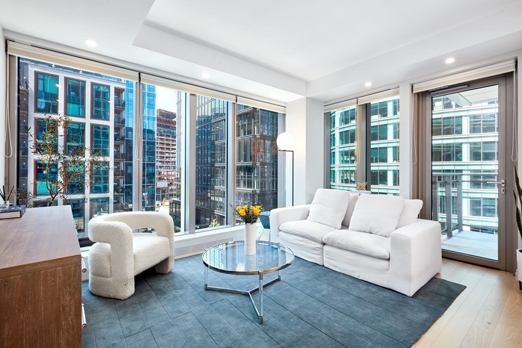 133 Seaport Blvd # 905
