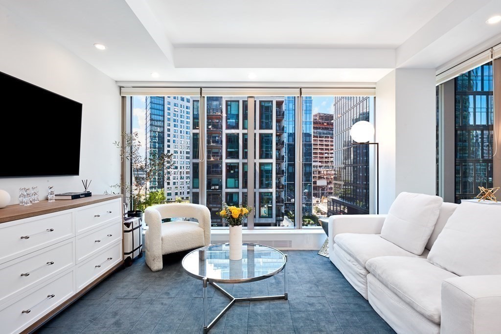 133 Seaport Blvd # 905
