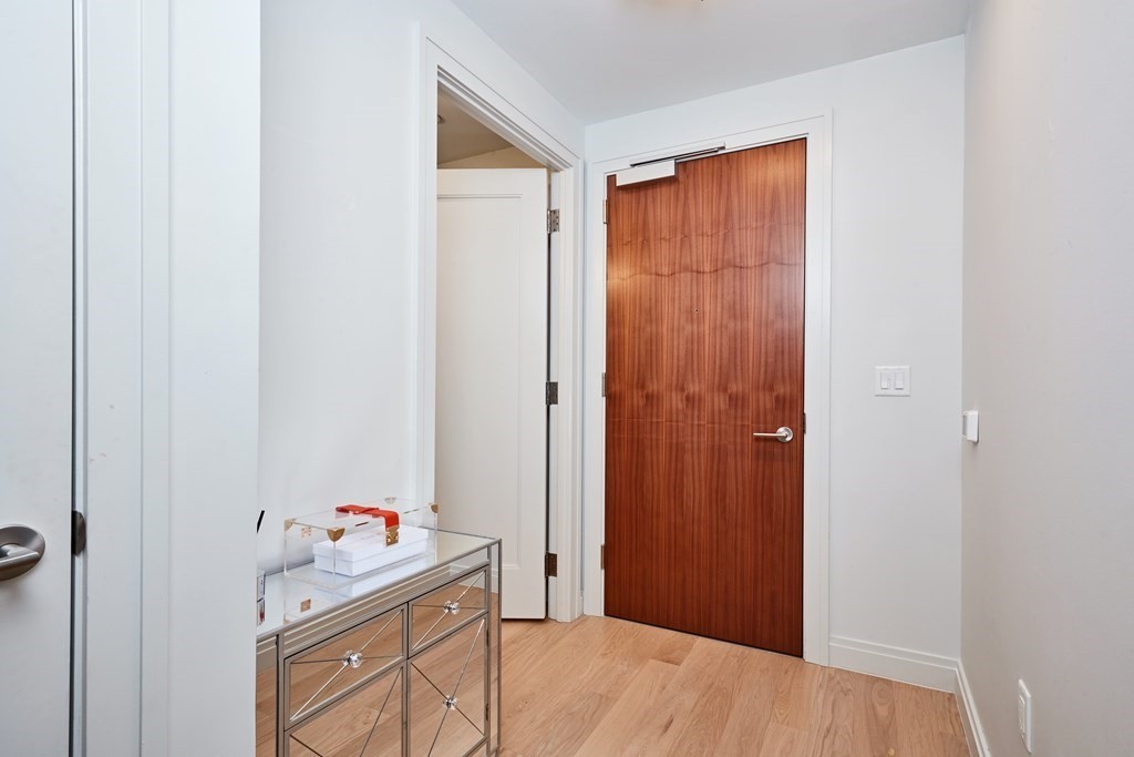 133 Seaport Blvd # 905