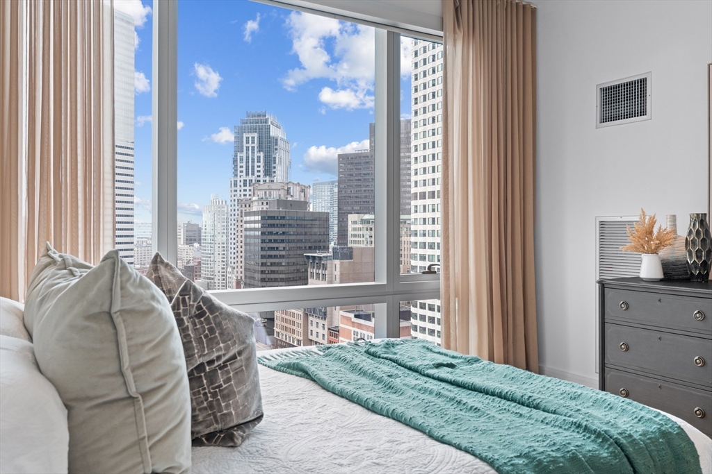 500 Atlantic Ave # 18A