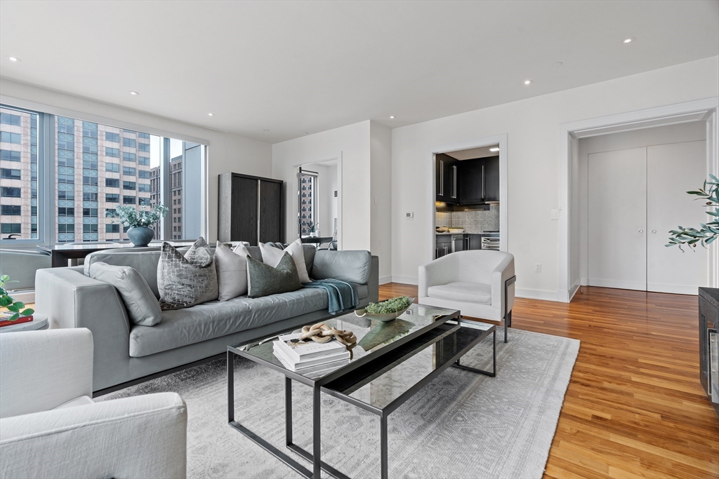 500 Atlantic Ave # 18A