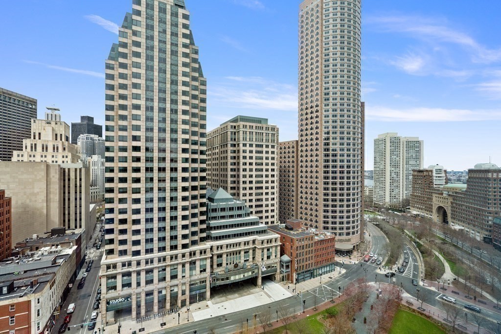 500 Atlantic Ave # 18A