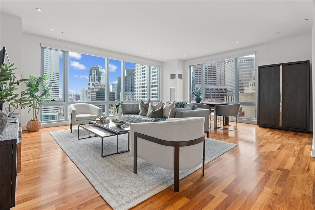 500 Atlantic Ave # 18A