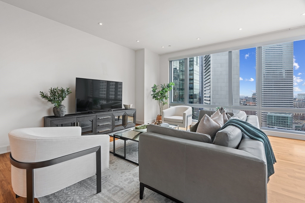 500 Atlantic Ave # 18A
