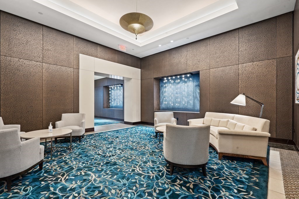 500 Atlantic Ave # 18A