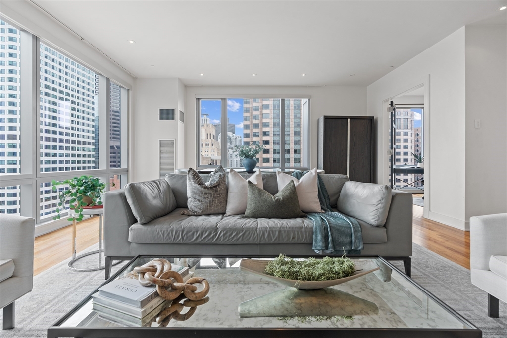 500 Atlantic Ave # 18A