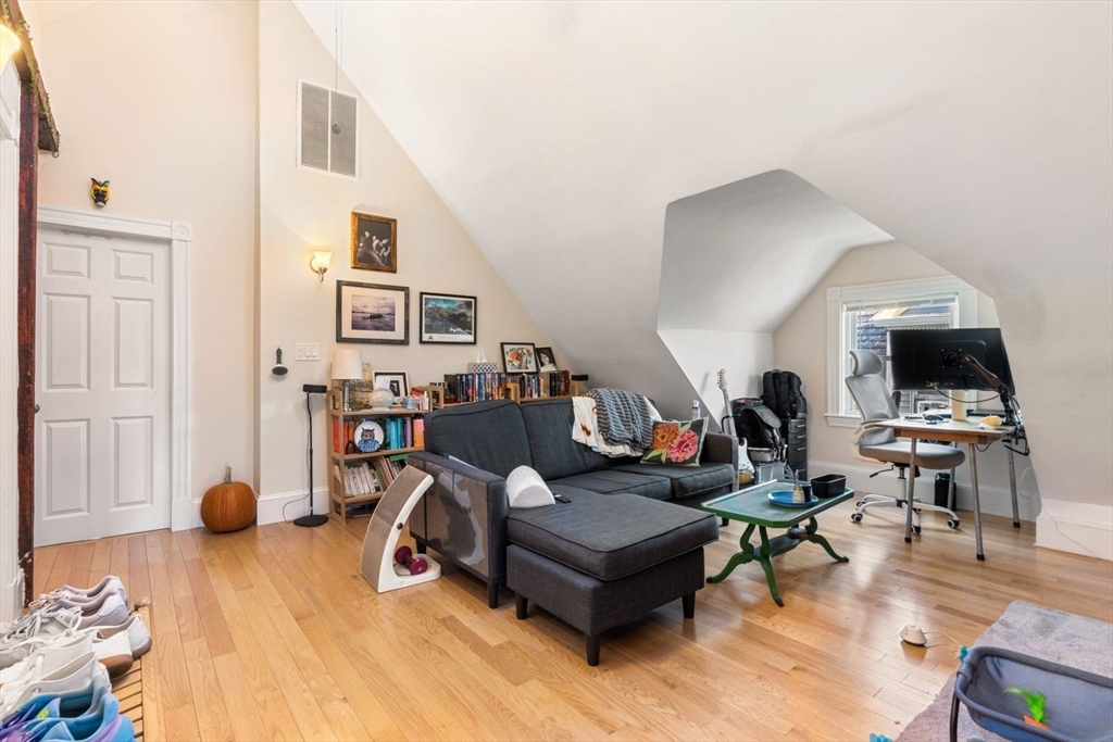 157 Bigelow Street