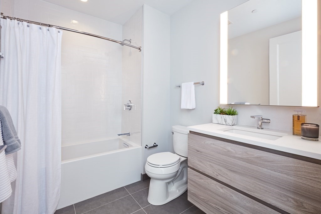 133 Seaport Blvd # 1009