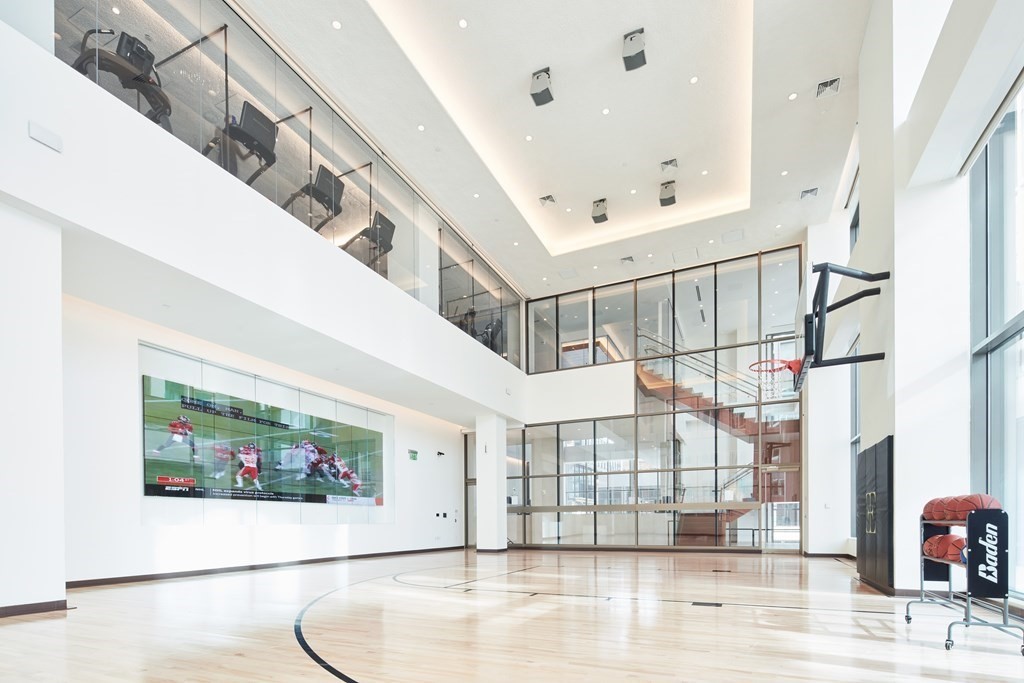 133 Seaport Blvd # 1009