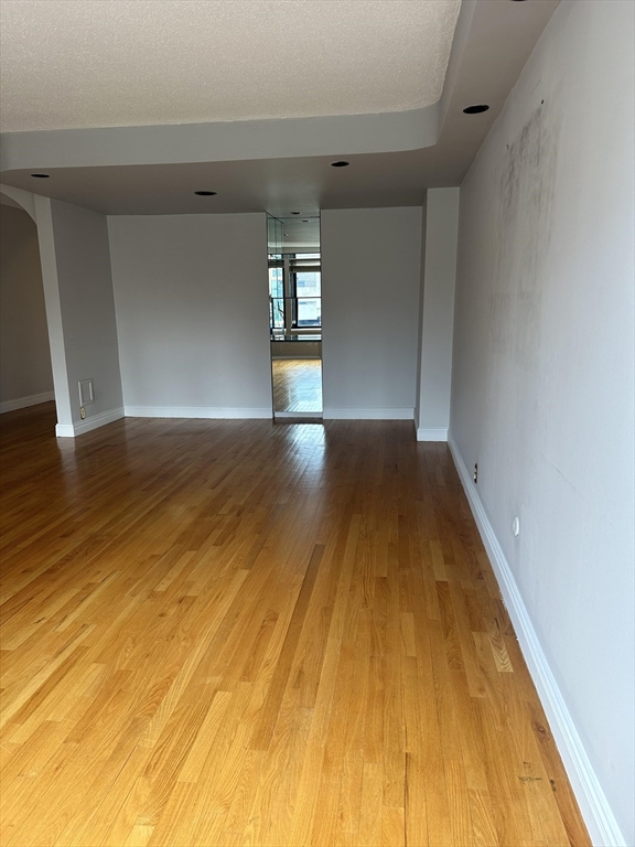 85 E India Row # 8G