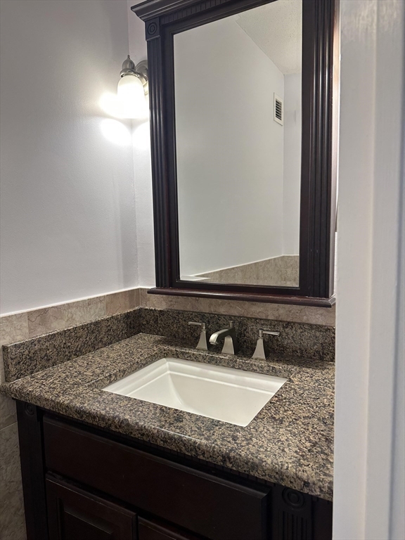 85 E India Row # 8G