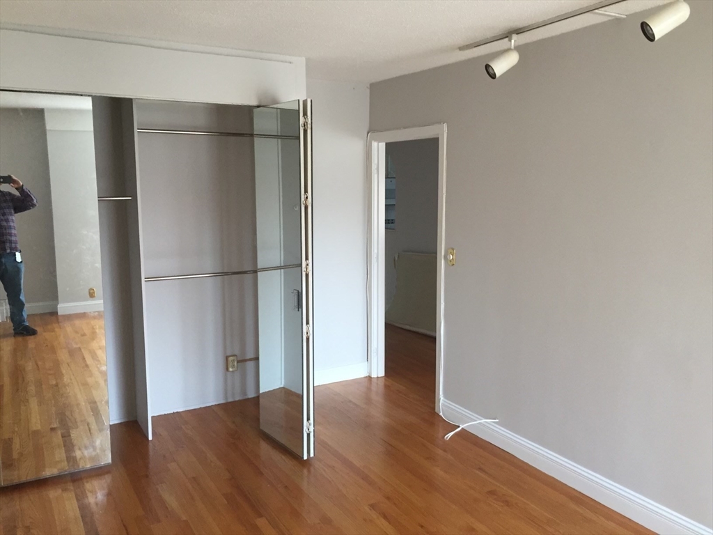 85 E India Row # 8G