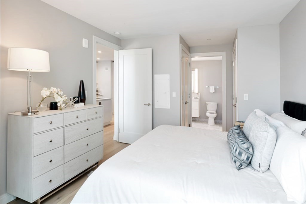 133 Seaport Blvd # 1801