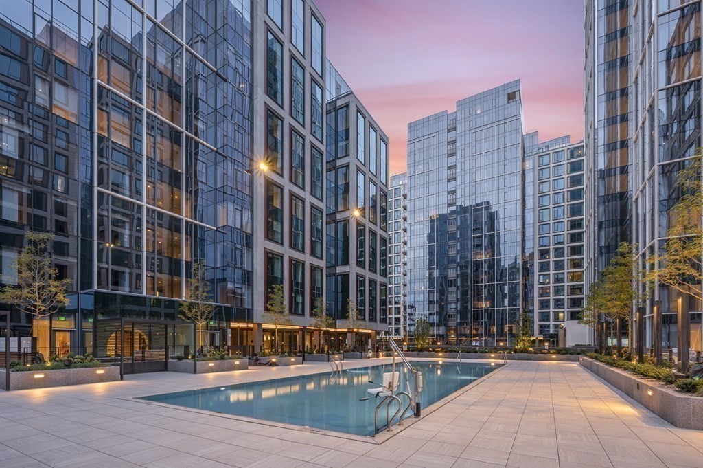 133 Seaport Blvd # 1801