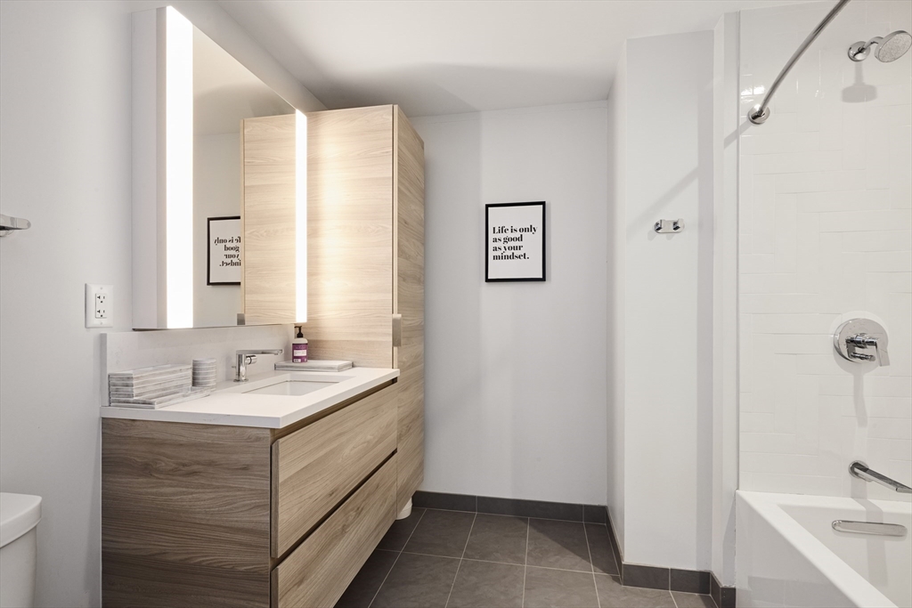 135 Seaport Blvd # 1109