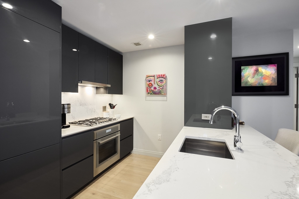 135 Seaport Blvd # 1109