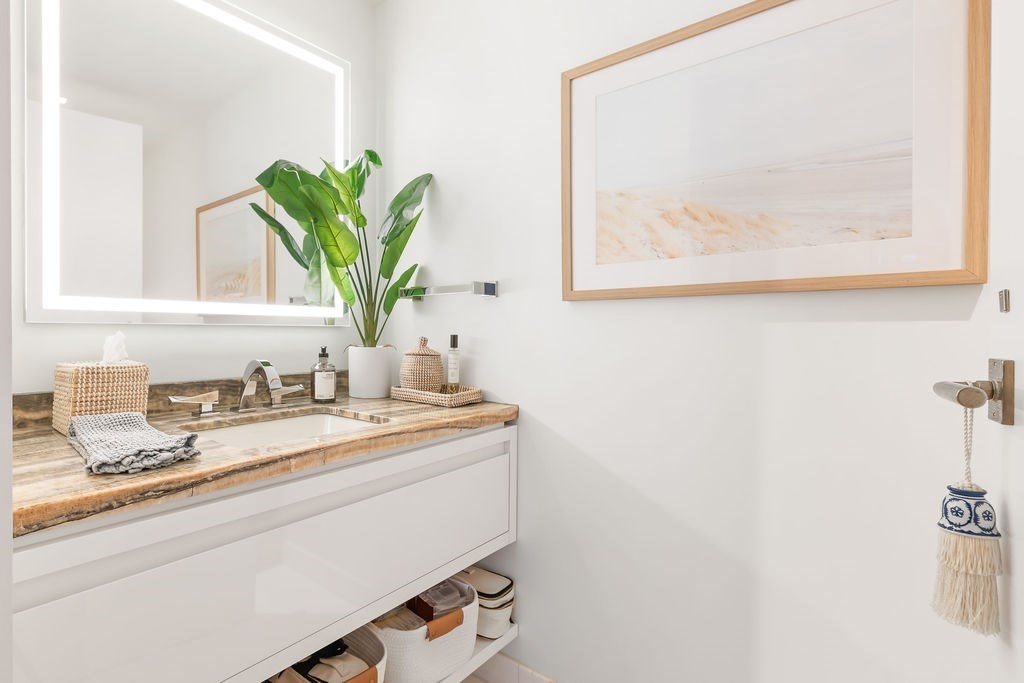 150 Seaport Blvd # 17A