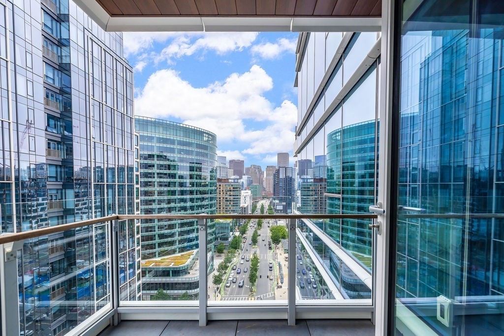 150 Seaport Blvd # 17A