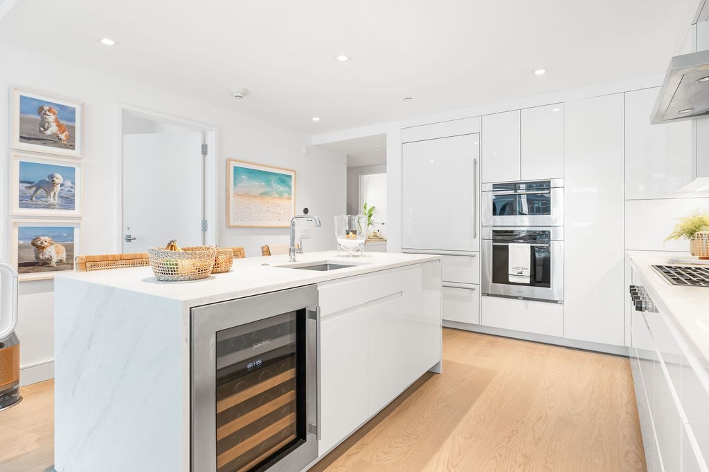 150 Seaport Blvd # 17A