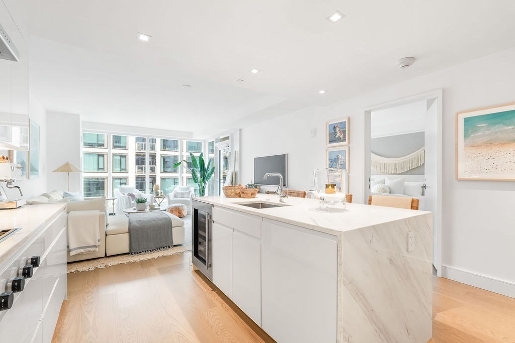 150 Seaport Blvd # 17A