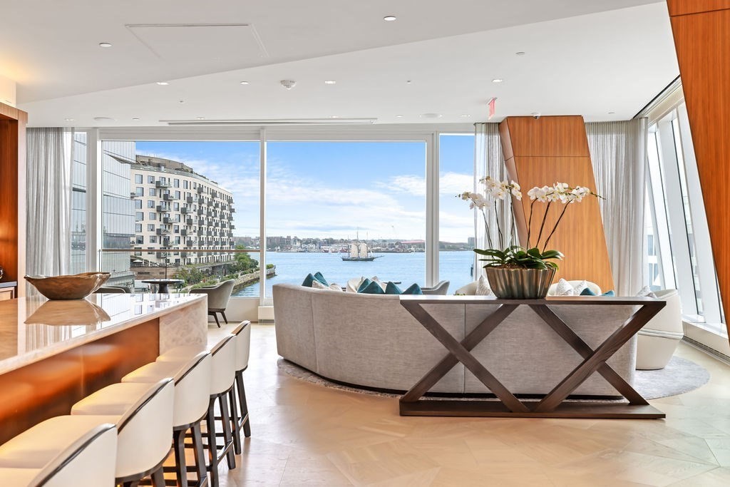 150 Seaport Blvd # 17A