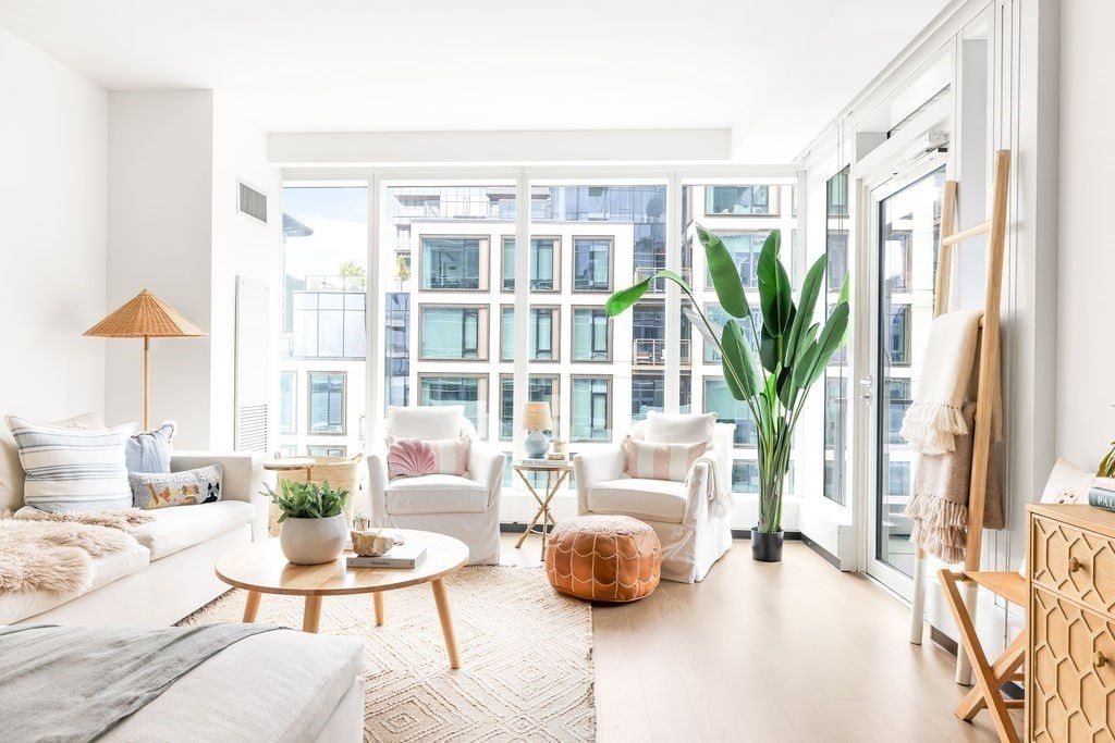 150 Seaport Blvd # 17A