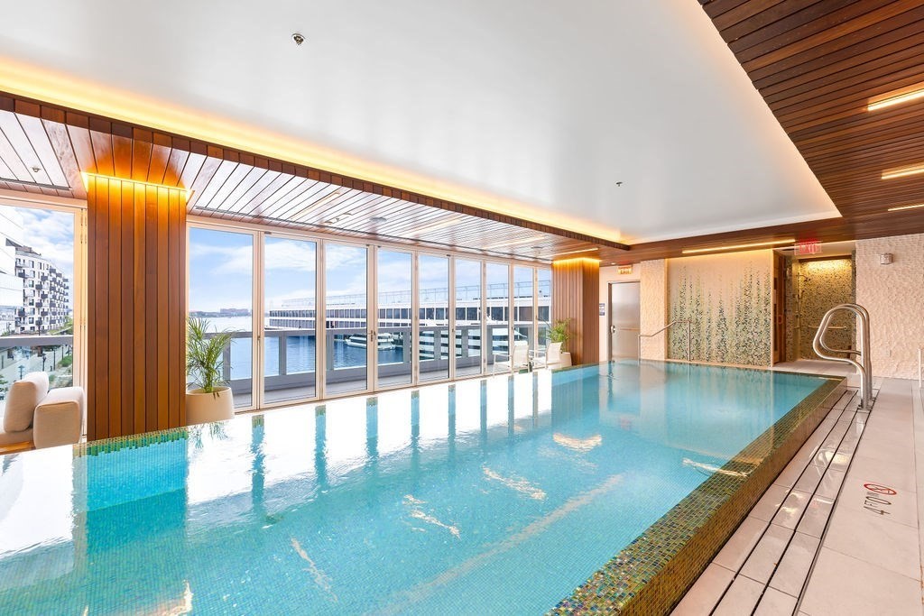150 Seaport Blvd # 17A
