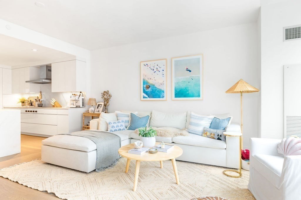 150 Seaport Blvd # 17A