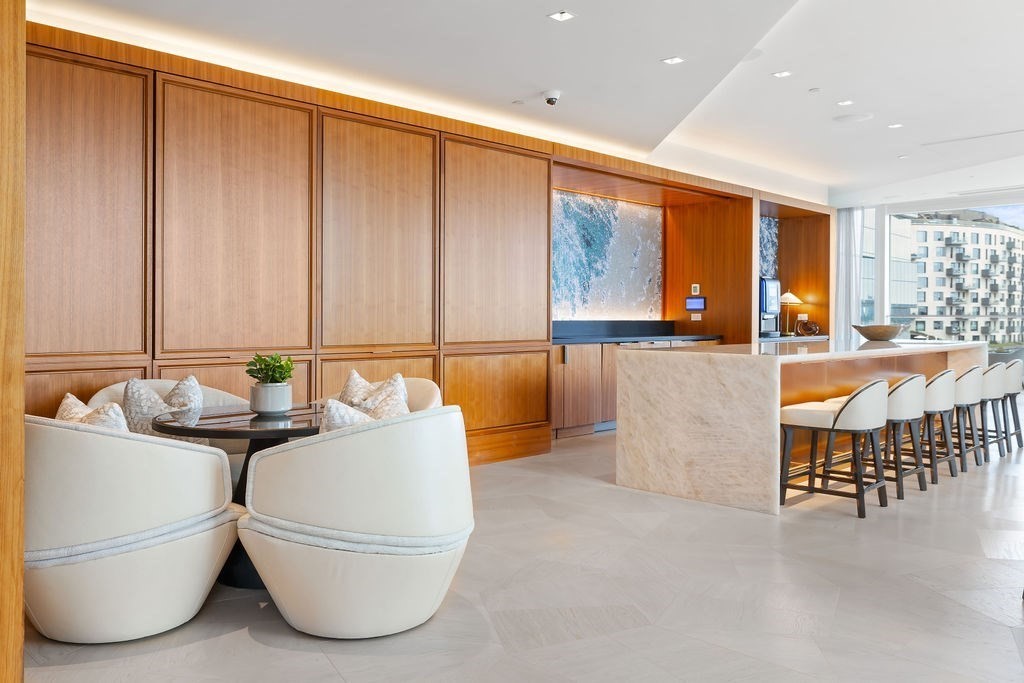 150 Seaport Blvd # 17A