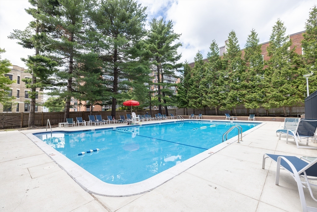 60 Longwood Ave # 302