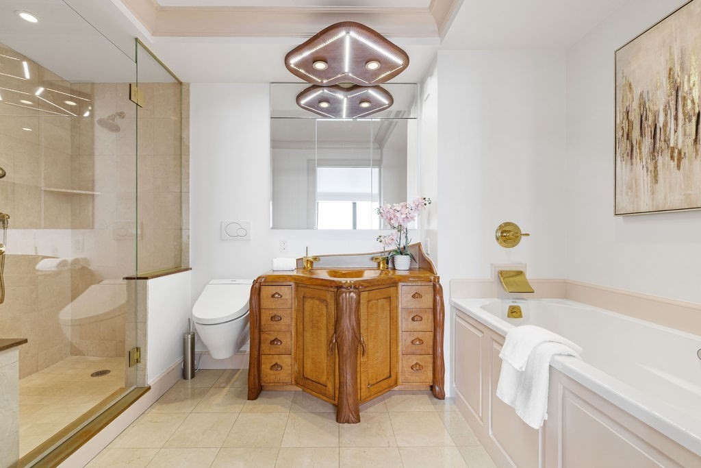 85 E India Row Unit: 31AB