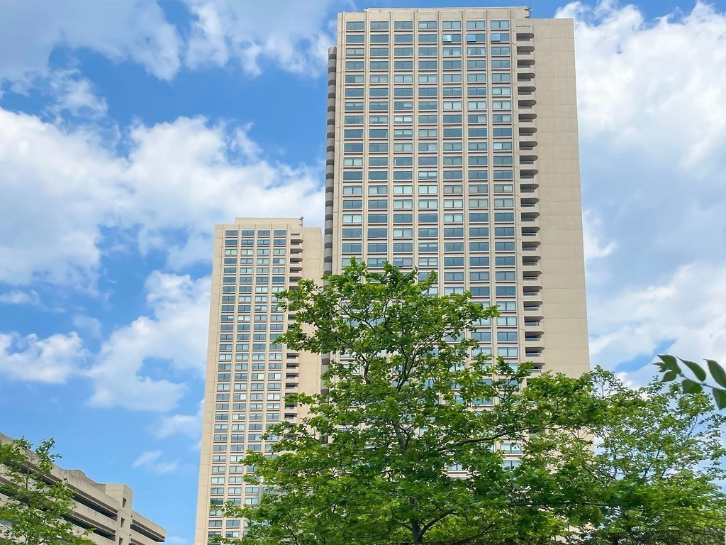 85 E India Row Unit: 31AB