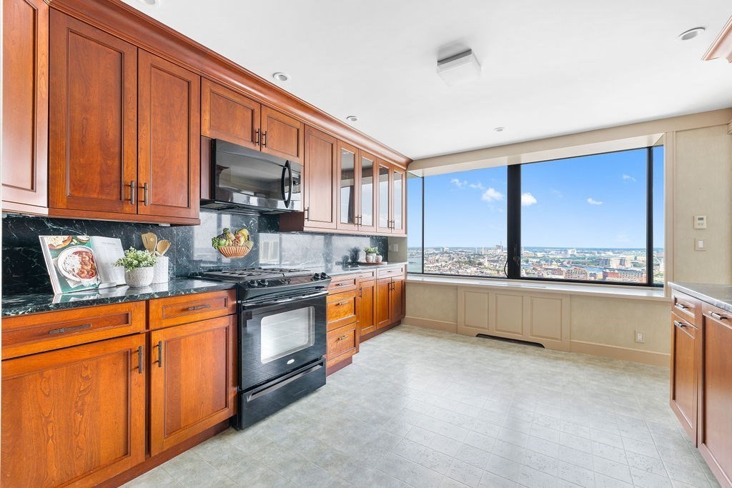 85 E India Row Unit: 31AB