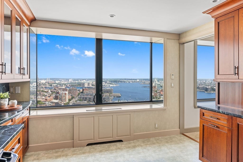 85 E India Row Unit: 31AB