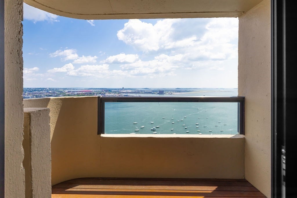 85 E India Row Unit: 31AB