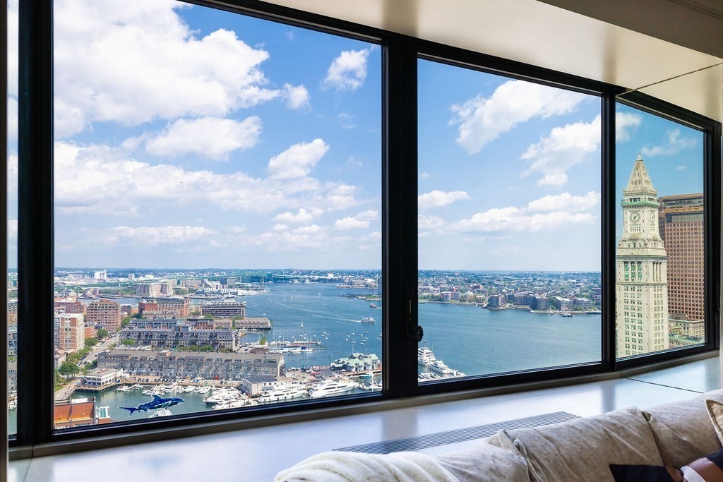 85 E India Row Unit: 31AB