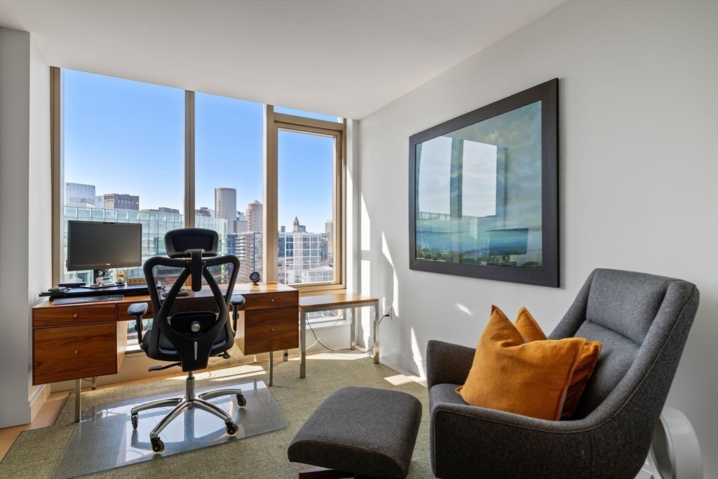 133 Seaport Blvd # 3A Unit: PH 3A