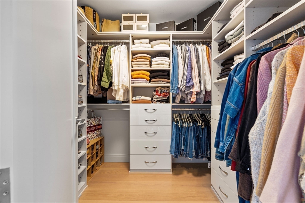 133 Seaport Blvd # 3A Unit: PH 3A