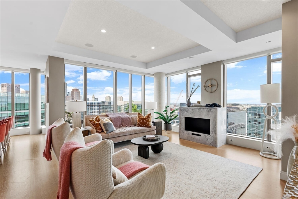 133 Seaport Blvd # 3A Unit: PH 3A