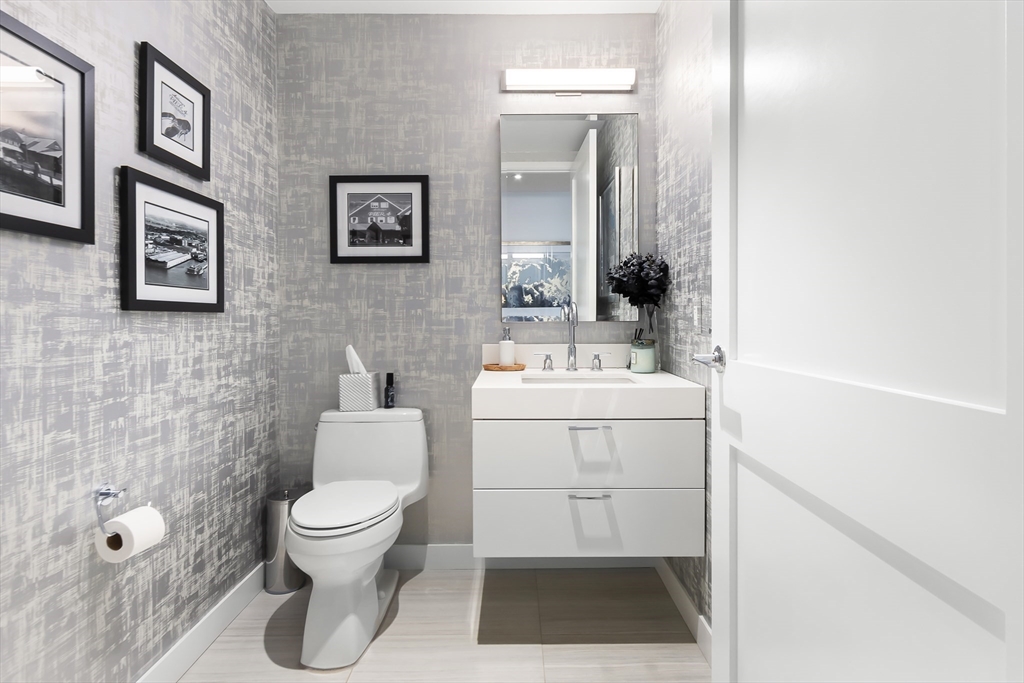 300 Pier 4 Blvd # 3I