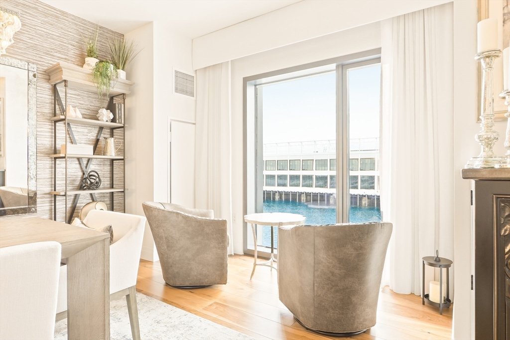 300 Pier 4 Blvd # 3I