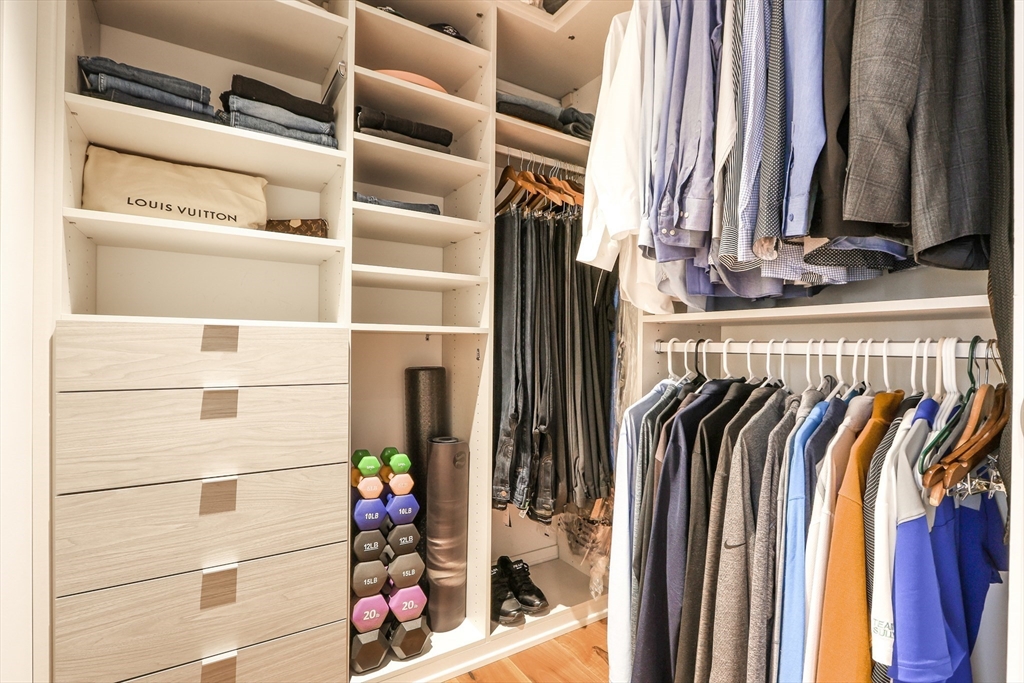 300 Pier 4 Blvd # 3I