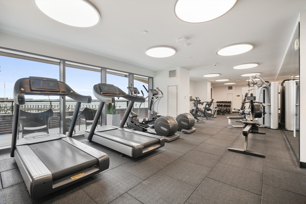 300 Pier 4 Blvd # 3I