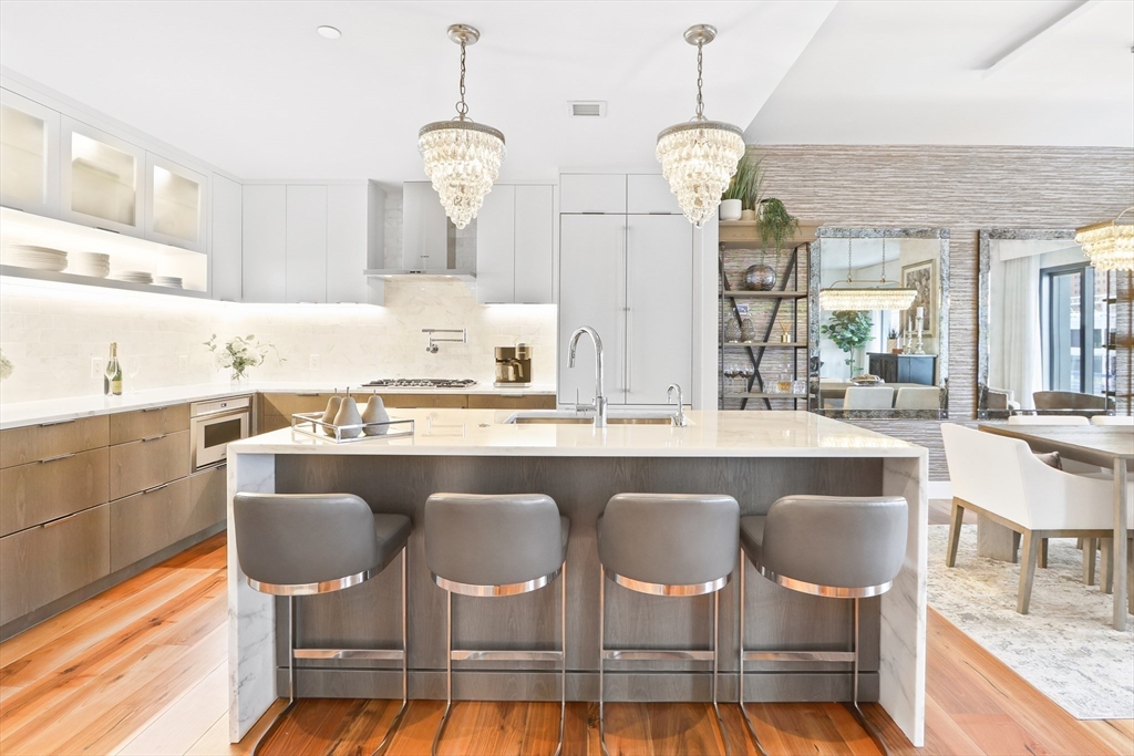 300 Pier 4 Blvd # 3I